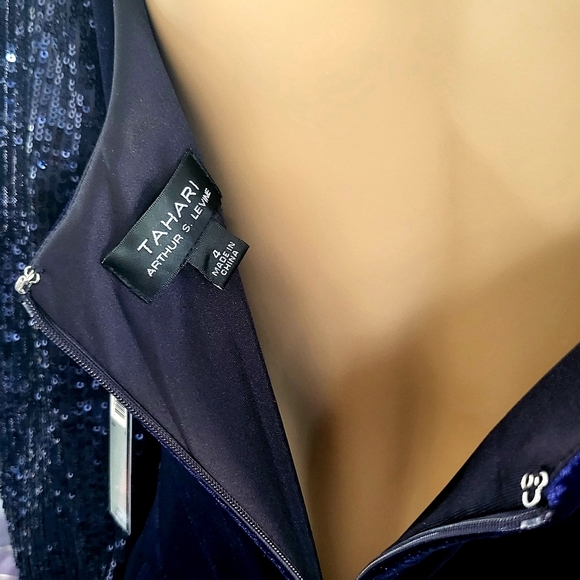 Tahari Puff Sleeve Sequined Navy Evening Gown - Size 4 - Picture 6 of 10